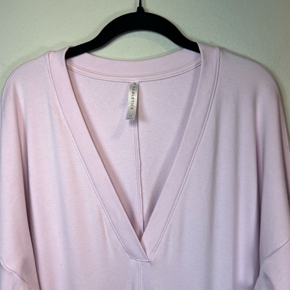Fabletics Women's Rosaline Deep V-Neck Pullover Sweatshirt Pink Oversized Medium - Picture 3 of 13